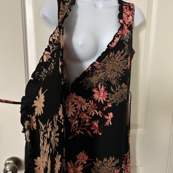 Biaggi Flowers Wrapped Dress Size Small - Picture 3 of 7